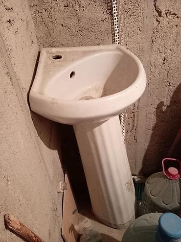 divar boyası: Keramik pilyastr altlı əl-üz yuma qabı (pedestal lavabo) - Material — 1