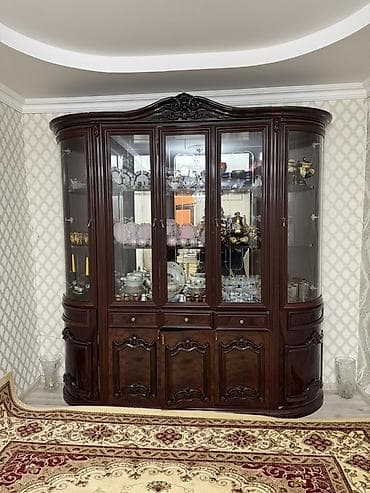 dolab ofis: Klassik üslubda iri bufet-vitrin. - Material: tünd qəhvəyi rəngli — 1