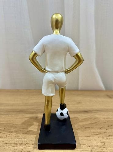 qız sekileri: 👉 Dekorativ futbolçu heykəli – futbol temalı fiqur ⚽️ Futbol temalı — 3