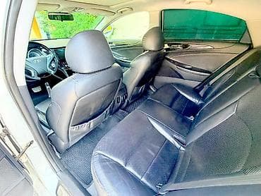 sud ceni: Hyundai Sonata: 2.4 l | 2010 il Sedan — 9
