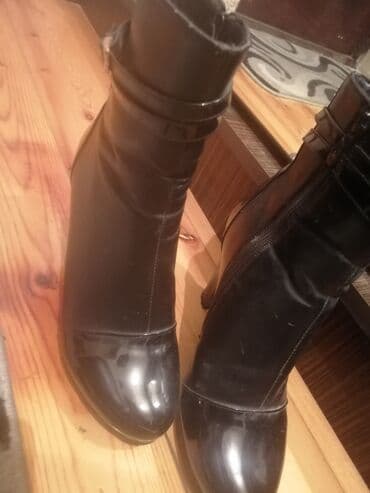 qadin botlari: Ölçü: 39, rəng - Qara, İşlənmiş — 4