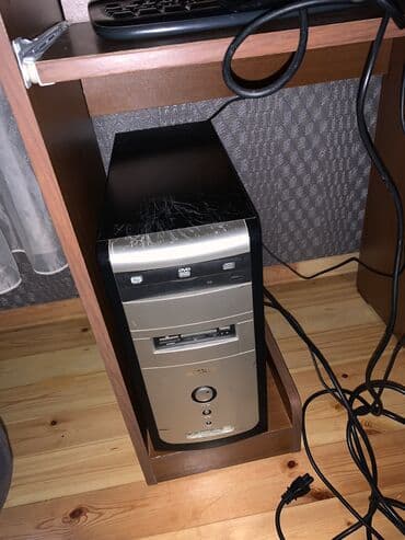 Masaüstü kompüterlər və iş stansiyaları: Salm İdeal vəzyətdədir windows 7dir dəişib 10 etmək lazımdır. Yaddaş — 7