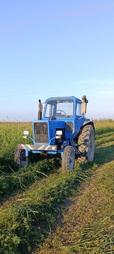 təkər traktor: Kənd təsərrüfatı üçün universal təkərli traktor mtz80 - Rəng: mavi — 3