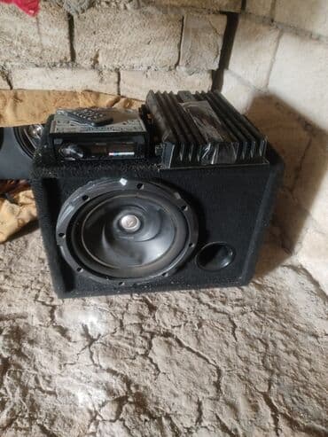 Mətbəx texnikası: Avtomobil üçün tam audio sistemi Tərkib: - Arxa polkaya quraşdırılmış — 2