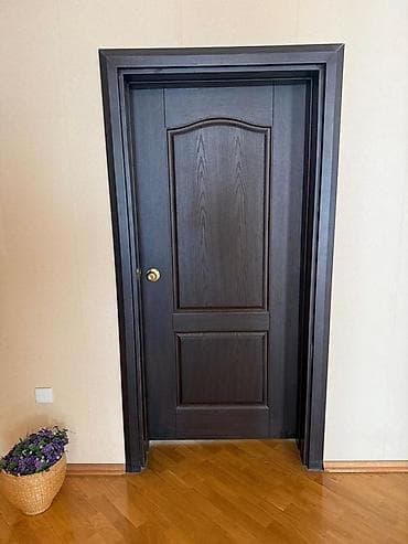 Qapı – daxili istifadə üçün, tünd palıd rəngində klassik dizayn - lalafo.az -da Qapı – daxili istifadə üçün, tünd palıd rəngində klassik dizayn -