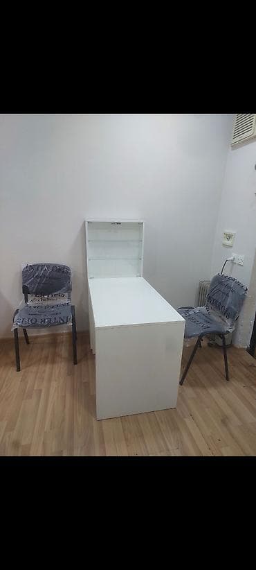vitrin polka: Salon ücün dırnaq masası yenidi işlənməyib ag rənq satılır ünvan — 2
