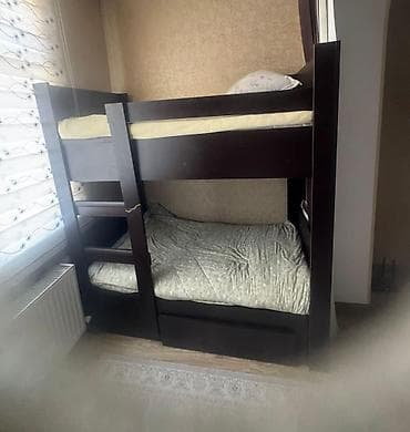 Oğlan və qız üçün, Çarpayı