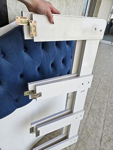 yastıq: Mavi məxməri kapitone başlıq – ağ taxta karkasla - Dizayn: Dalğalı — 3