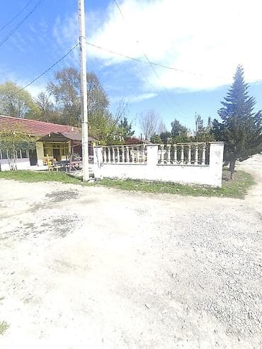 qazaxda 2 otaqli menziller: 3 otaqlı, 10 kv. m, Orta təmir — 3