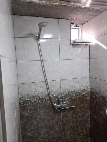 Duş şlanqları: Kiryə verilir kuxna sudiyo 1 otaq hərbir şerayiti var tam asvalt yola — 2