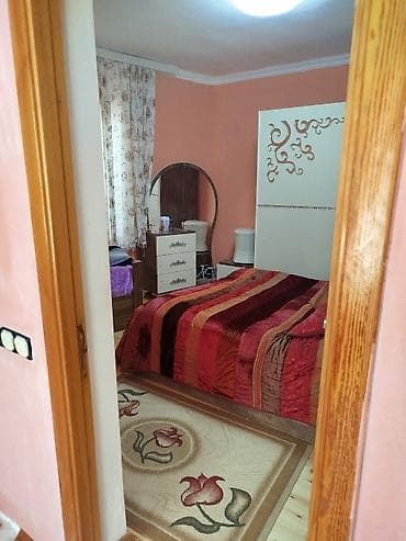 suraxan: Şəhər tipli həyət evi - Geniş həyət sahəsi, daş döşəməli yol — 7