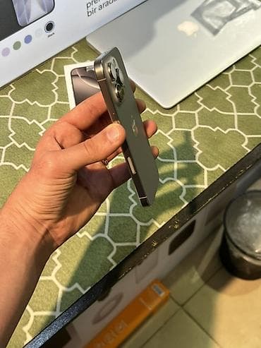 iphone 16: IPhone 16 Pro, Natural Titanium, Face ID — 10