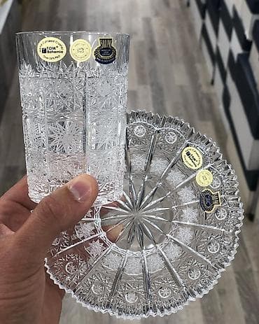 taxta bocka satilir: Tom stəkanlar 6 ədəd 185 azn. Nəlbəki 6 eded 165 azn — 1