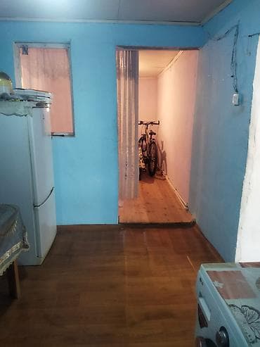 midada ev satilir: 3 otaqlı, 100 kv. m, Orta təmir — 6