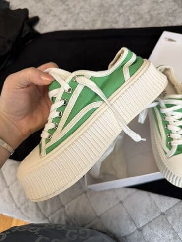 Toy paltarları və aksesuarları: Məhsul: Yaşıl-ağ rəngli qadın krossovkaları - Brend: CHANEL (logo ön — 3