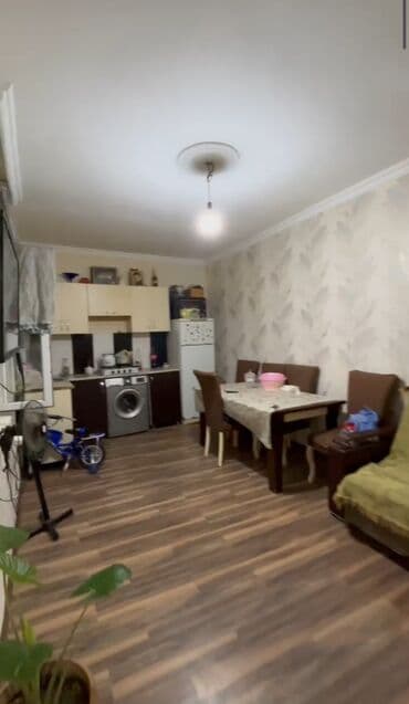 30 mine evler: 3 otaqlı, 70 kv. m, Orta təmir — 3