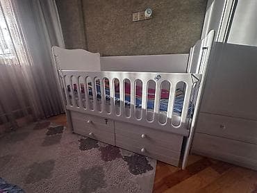 Колыбели: Для девочки и мальчика, Б/у, Четырехугольная, Колыбель, С бортиками, С матрасом, С механизмом качания — 3