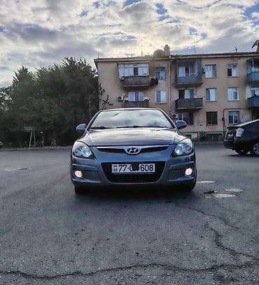 mexanika maşın: Hyundai i30: 1.4 l | 2011 il Hetçbek — 1