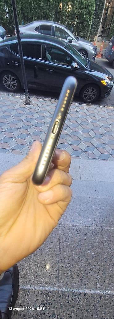 apple 5 s: IPhone 11, Qara, Face ID — 2