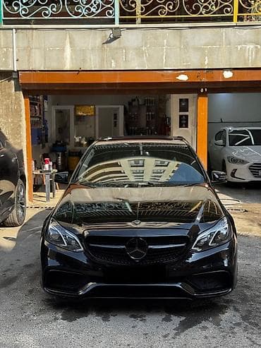 balaca traktor: Mercedes-Benz E-Class sedan – AMG paketli, qara rəngli, elegan və — 4