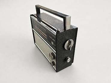vifi saz: SSRİ dövrünə aid VEF-202 portativ radioqəbuledici satılır. Retro — 2