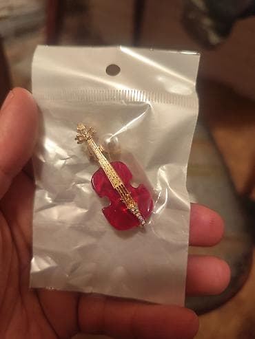 gumus kardinal: Mövzu: Musiqi temalı bəzək əşyaları – broş, kulon və zəncirlər — 9