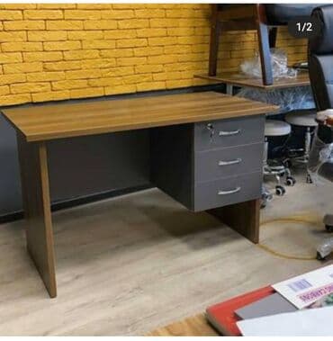 iş masasi: İşçi üçün, Dördbucaq masa — 1