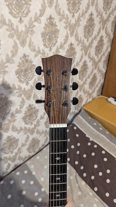 Velosiped aksesuarları: Akustik gitar – cutaway korpuslu, 6 simli - Korpus: Qabarıq — 4