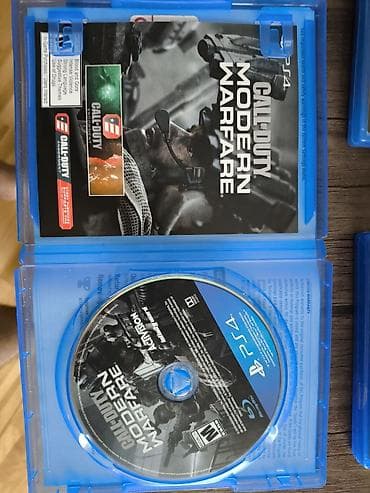 diskilər: PS4 oyun diskləri – orijinal Blu‑ray versiyalar 3 oyun + 1 hediyye — 3