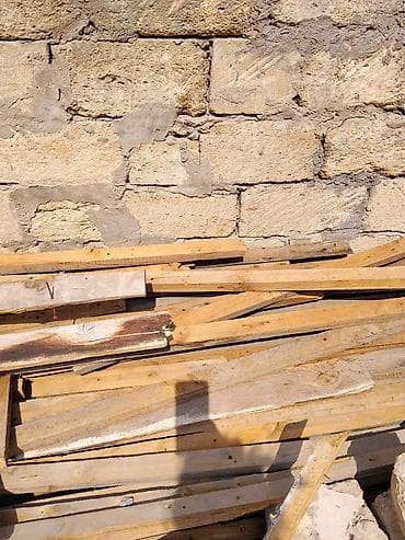 150 kvadratdiq evden sökülən yaxşı vəziyyətdə taxtalar safdir — 2