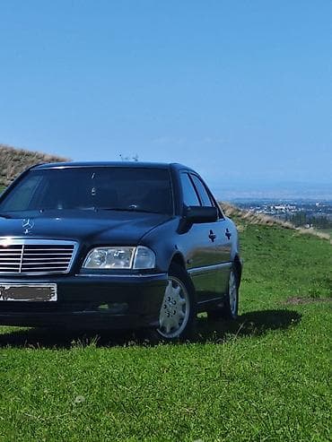 Mercedes-Benz C-Sinif sedan Xüsusiyyətlər: - Kuzov: 4 qapılı sedan