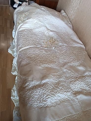 Yataq üçün İşlənmiş rəng - Bej Yataq örtüyü