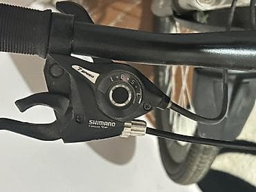 Şəhər velosipedləri: Dağ/enduro tipli velosiped – Adidas dizaynlı, qara-yaşıl rəng sxemi — 3