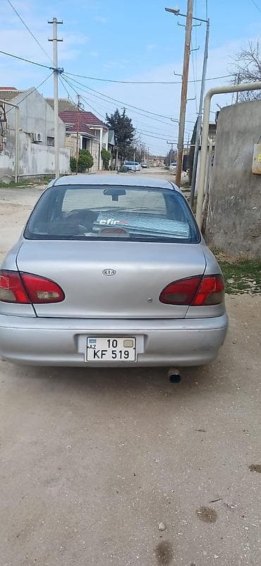 Kia Avella: 1.3 l | 1998 il Sedan