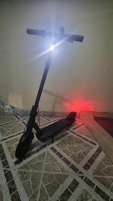 Elektrik skuter – qatlana bilən şəhər modeli - Rəng: qara, yığcam