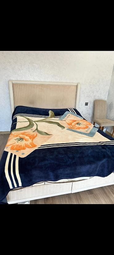 Taxt satılır 200₼. yaxşı vəziyyətdədir. Matrası var.Ünvan Yeni