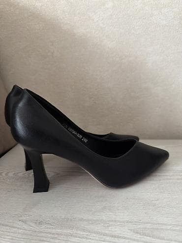 Qadın ayaqqabıları dəsti - Model 1: Klasik qara qadın tuflisi - Ucu — 3