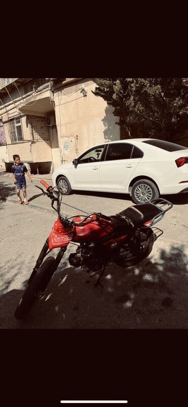 мотороллер муравей купить в бишкеке: Moped/Motosiklet – şəhər daxili gediş üçün praktik model - Rəng — 1