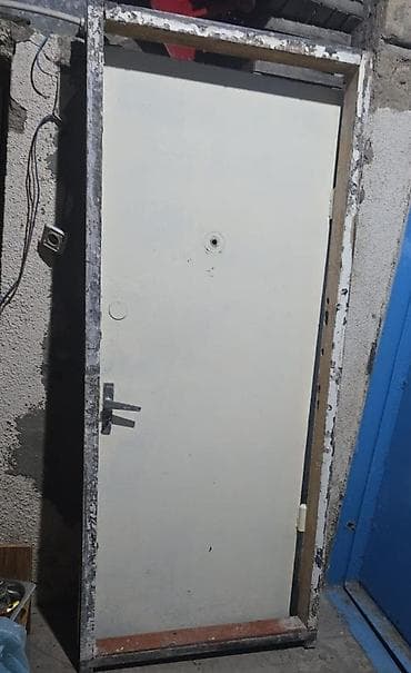 Seyf qapi agir şveller olcu 90 sm en 2 uzunu qiymet catdirilma daxil