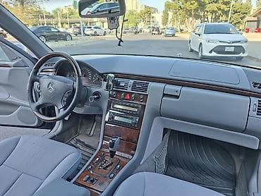mercedes 160 a: Mercedes-Benz E-Class: 2.6 l | 2000 il Sedan — 5