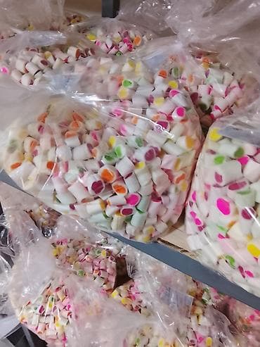 qoz qiymeti: Məhsul: Rəngarəng bərk konfetlər (handmade stilində) 300qramdır — 9