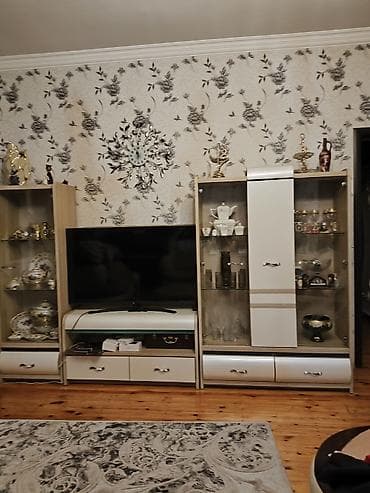 divar refleri: Qonaq otağı və yataq otağı üçün mebel dəsti Qonaq otağı üçün: - TV — 4