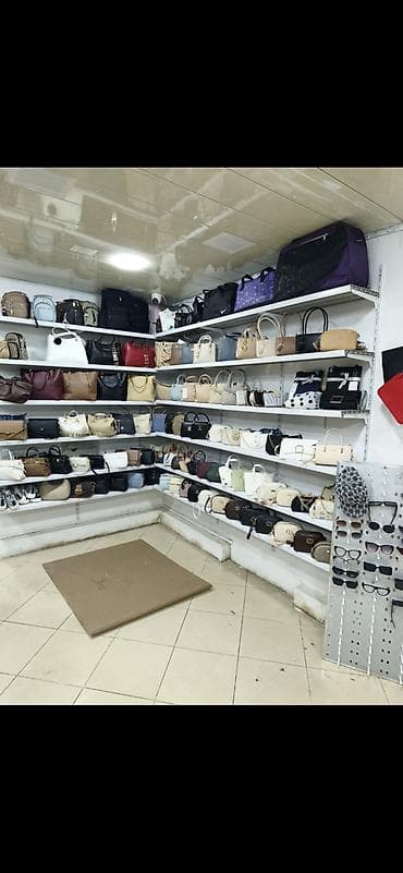 Daşınmaz əmlak: İnşaatçılarda Saf Su marketle üz üze aura canta magazasında 2900manata — 10