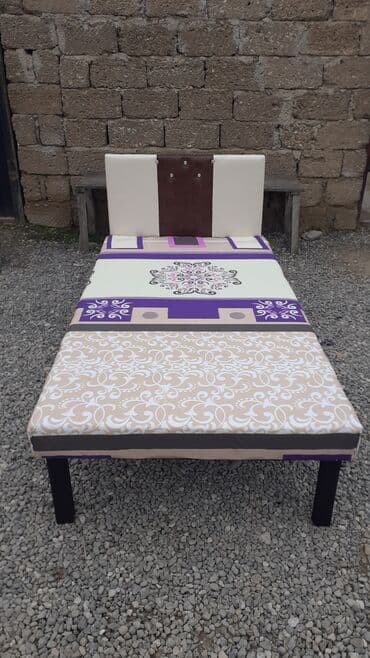 Çarpayı Taza hazırı var Çatdırılma var 1 nəfarlik 60 manat 2 nəfərlik — 1