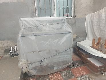 - Akustik pianino - Korpus rəngi: açıq rəng (ağ/krem tonunda)soyuducu