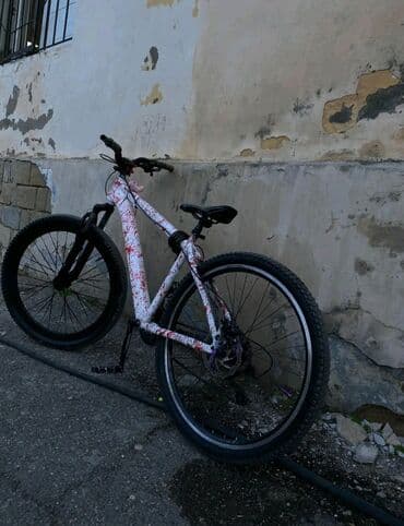 sumqayit velosiped magazasi: Dağ velosipedi – unikal dizayn - Rəng: ağ əsas üzərində qırmızı-qara — 1