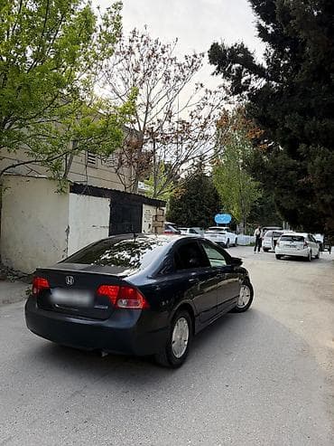 toyota prius kreditle: Honda Civic: 1.3 l | 2007 il Sedan — 3