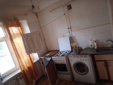 1 ci mikrorayon satilan evler: Bakı, 1 otaqlı, Köhnə tikili, m. Neftçilər, 40 kv. m — 5