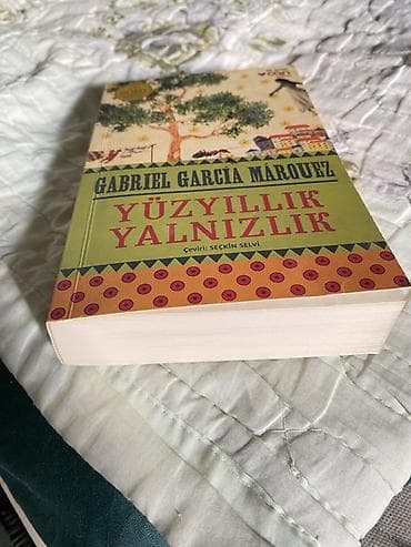 kagiz pullar: Məhsul: “Yüzyıllık Yalnızlık” – Gabriel García Márquez - Nəşriyyat — 1