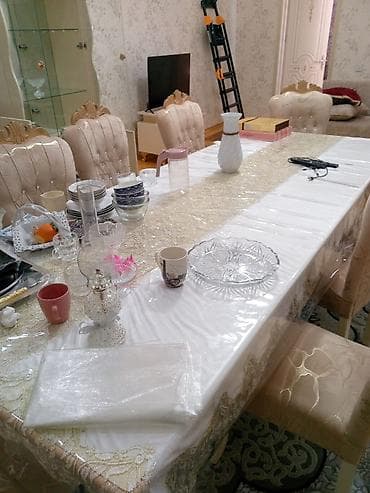 Qonaq otağı üçün, Açılmayan, Dördbucaq masa, 8 stul